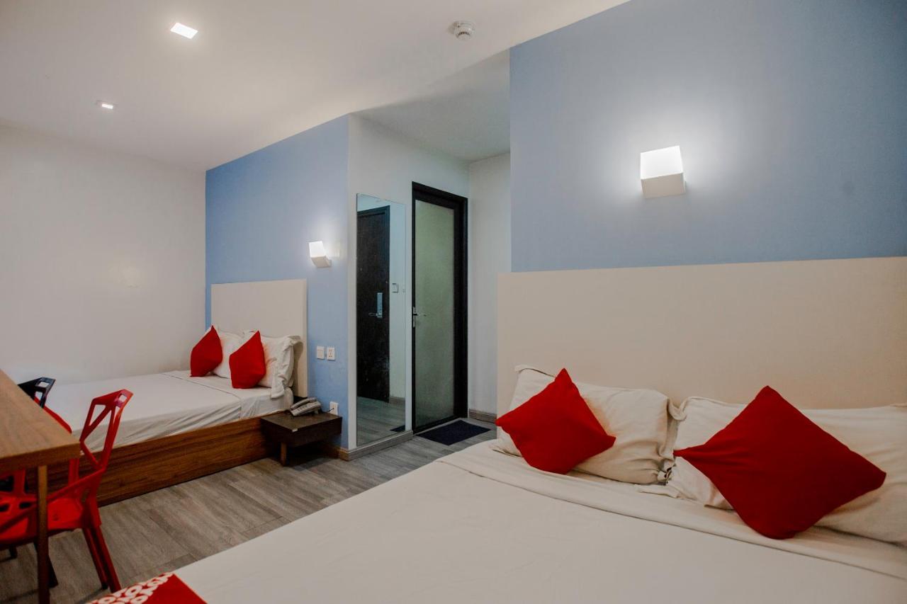 קואזון סיטי Oyo 666 Mc Hotel Fairview מראה חיצוני תמונה