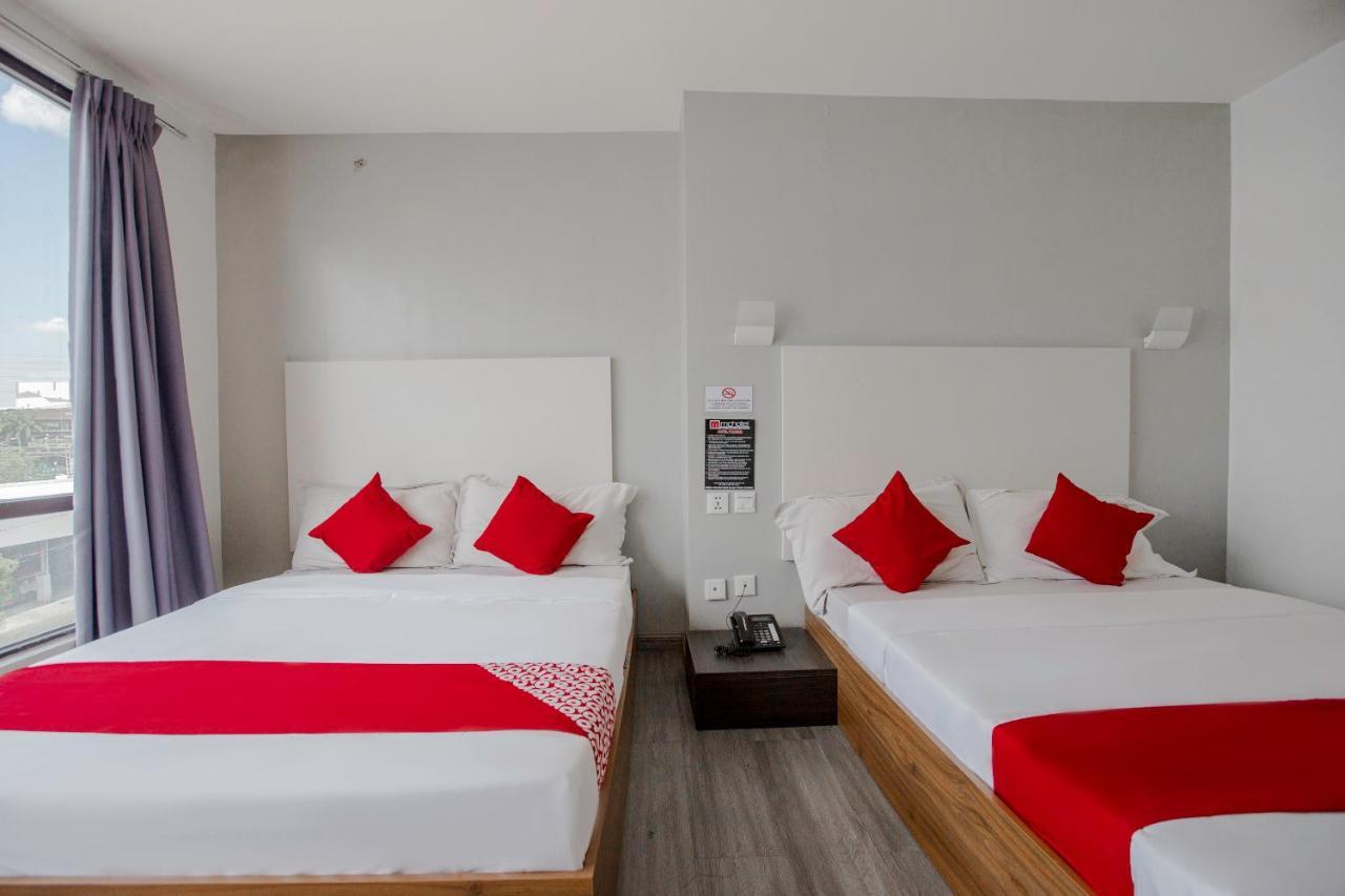 קואזון סיטי Oyo 666 Mc Hotel Fairview מראה חיצוני תמונה