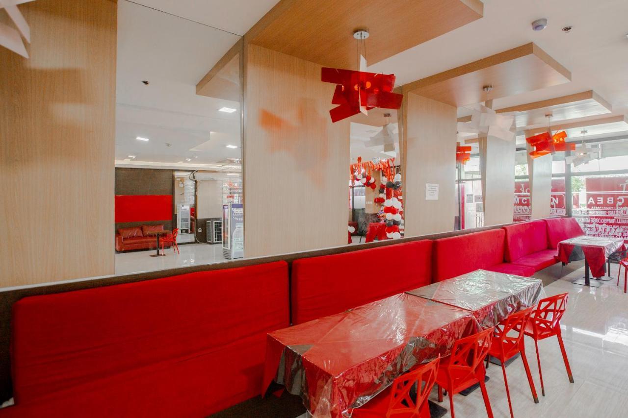 קואזון סיטי Oyo 666 Mc Hotel Fairview מראה חיצוני תמונה